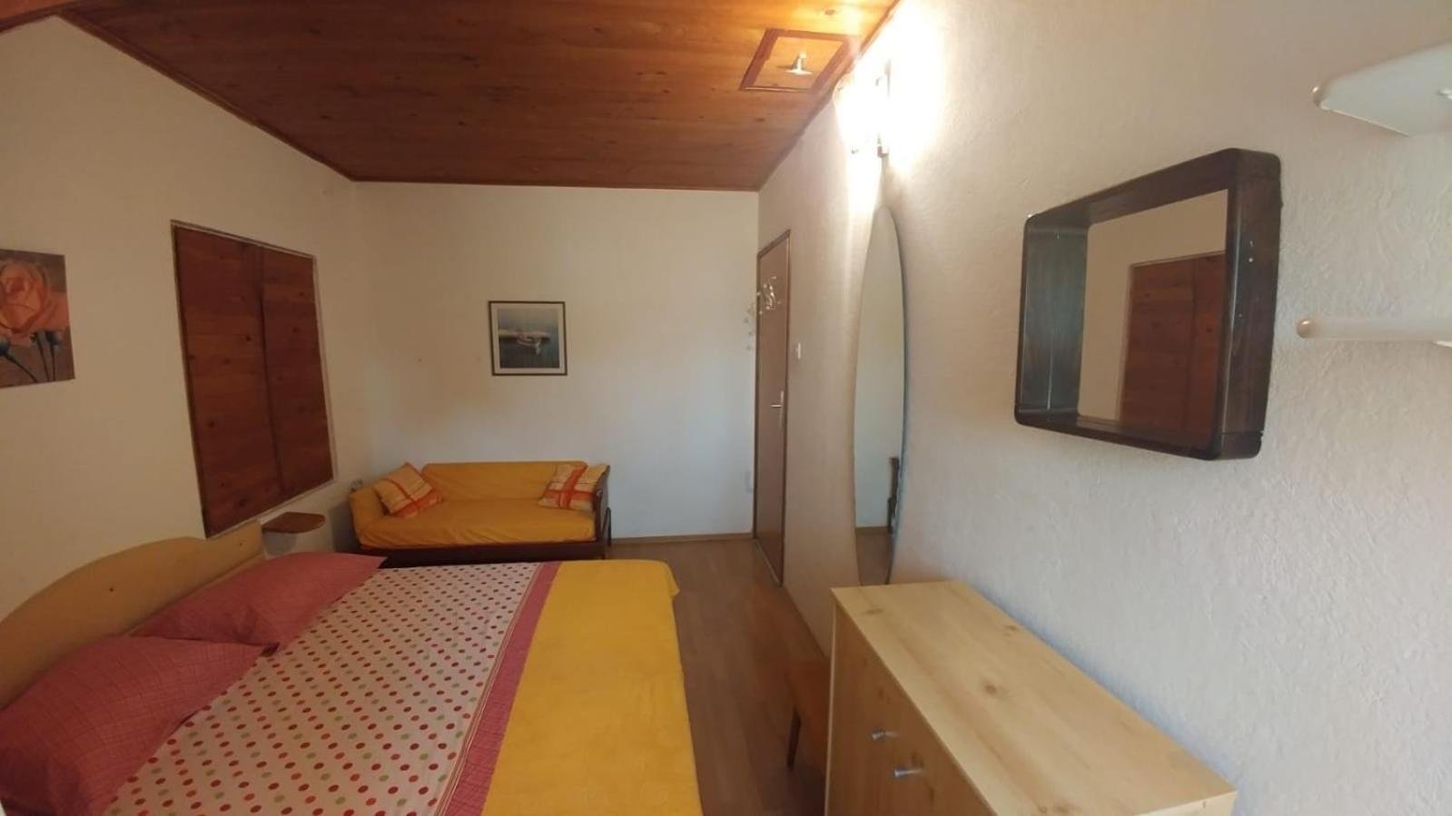 Apartments By The Sea Brela, Makarska - 16065 Room photo